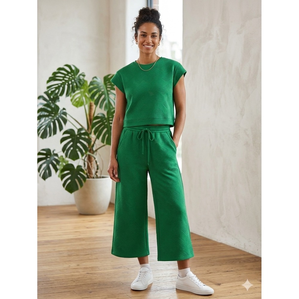 See And Be Seen Green Textured Quilted Crop Top & Wide Leg Pants Set Small